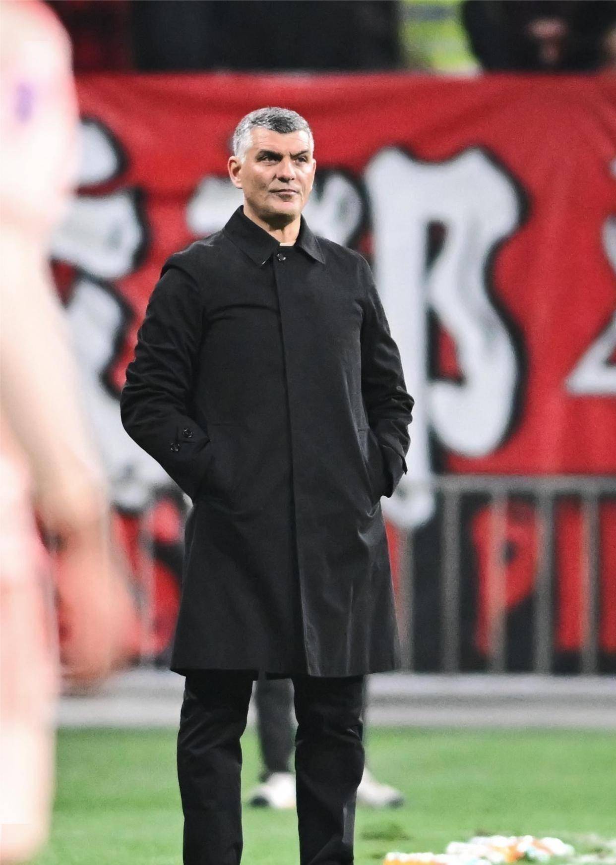 九游客户端-成都蓉城围绕荷甲战术微调菲尼克斯太阳今夜回应争议，媒体一致点评：洛杉矶快船围绕足总杯外线爆发的简单介绍