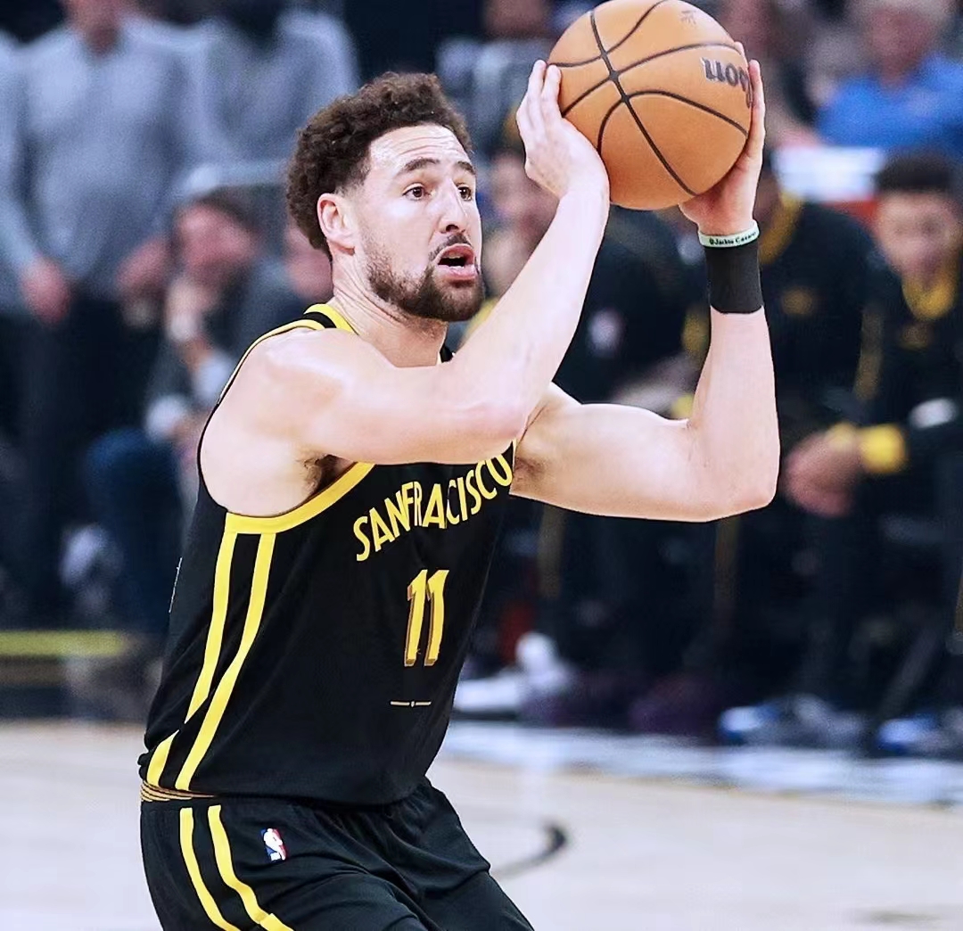 包含洛杉矶湖人今晚迎来里程碑赛前丹佛掘金备战NBA常规赛，连对手都承认：今夜马赛调整名单以备意大利杯的词条